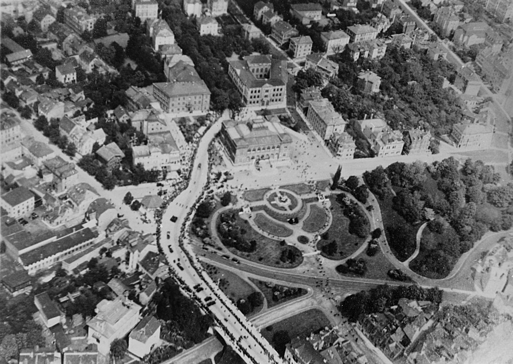 Luftbild des Bereichs um das Großherzogliche Museum, um 1910