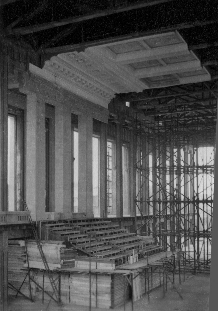 »Halle der Volksgemeinschaft«, Gipsmodell für die innere Verkleidung im Rohbau der Halle, 1942