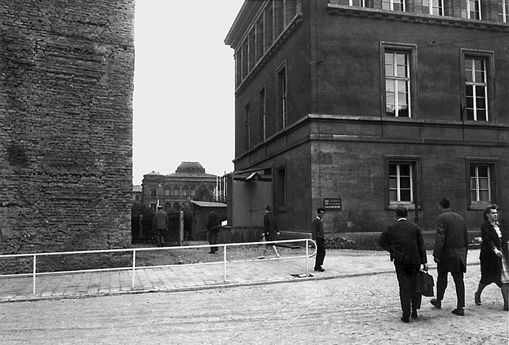 Durchgang von der Friedensstraße zum Karl-Marx-Platz, nach 1966